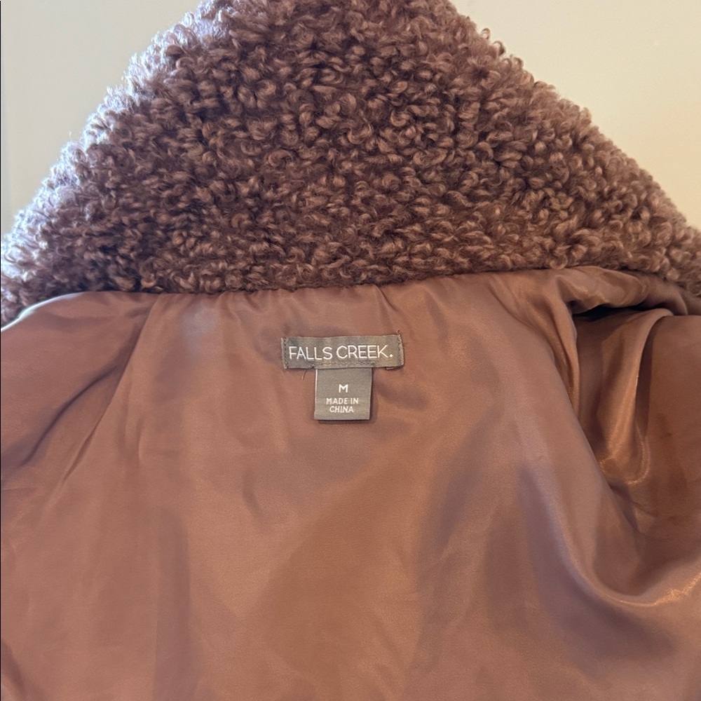 Gorgeous, Super Cozy Brown Sherpa Jacket NWT - Picture 10 of 13